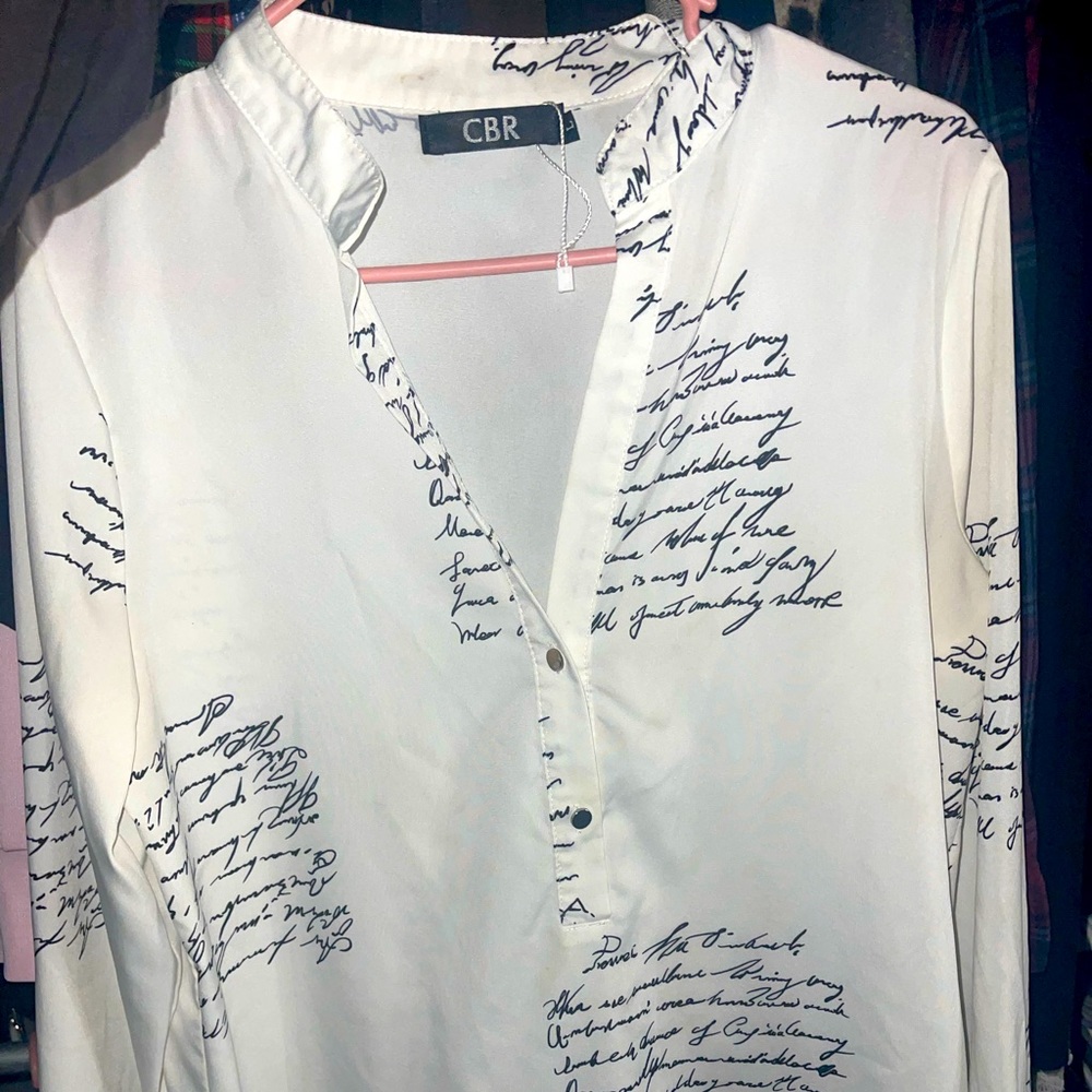 CHR WHITE BUTTON DOWN TOP SIZE MED